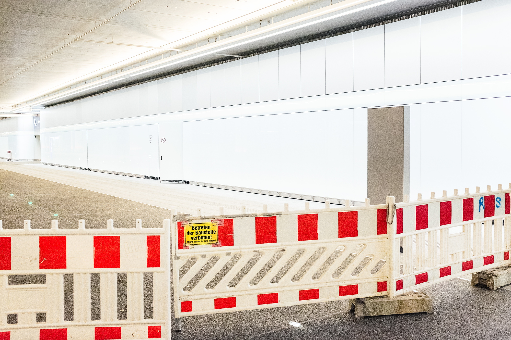 frankfurt international airport, may 2016