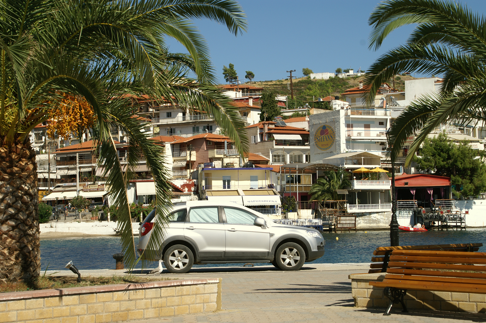 Bed sheets - the most beloved car accessory in Greece